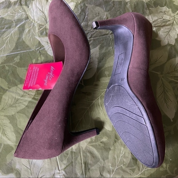 NWT DexFlex feels like suede pumps. Extra support and style galore. Won’t last. - Picture 5 of 5